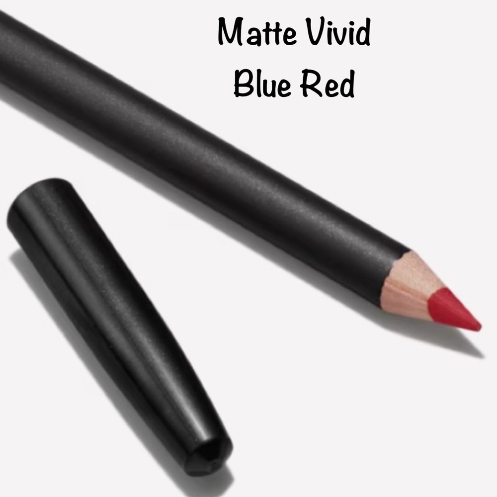 ✏️ RUBY WOO a MAC LIP PENCIL. RETAIL $25. **NEW IN THE BOX.